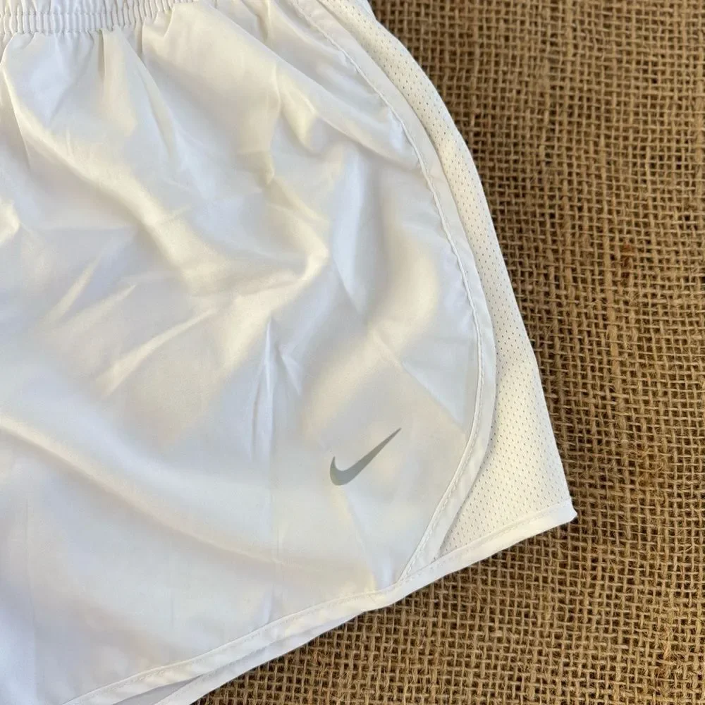 Girls Nike Gym Workout Running Shorts in white size large